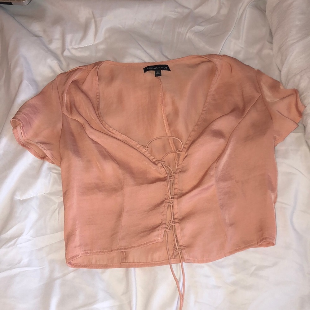 Kendall & Kylie crop